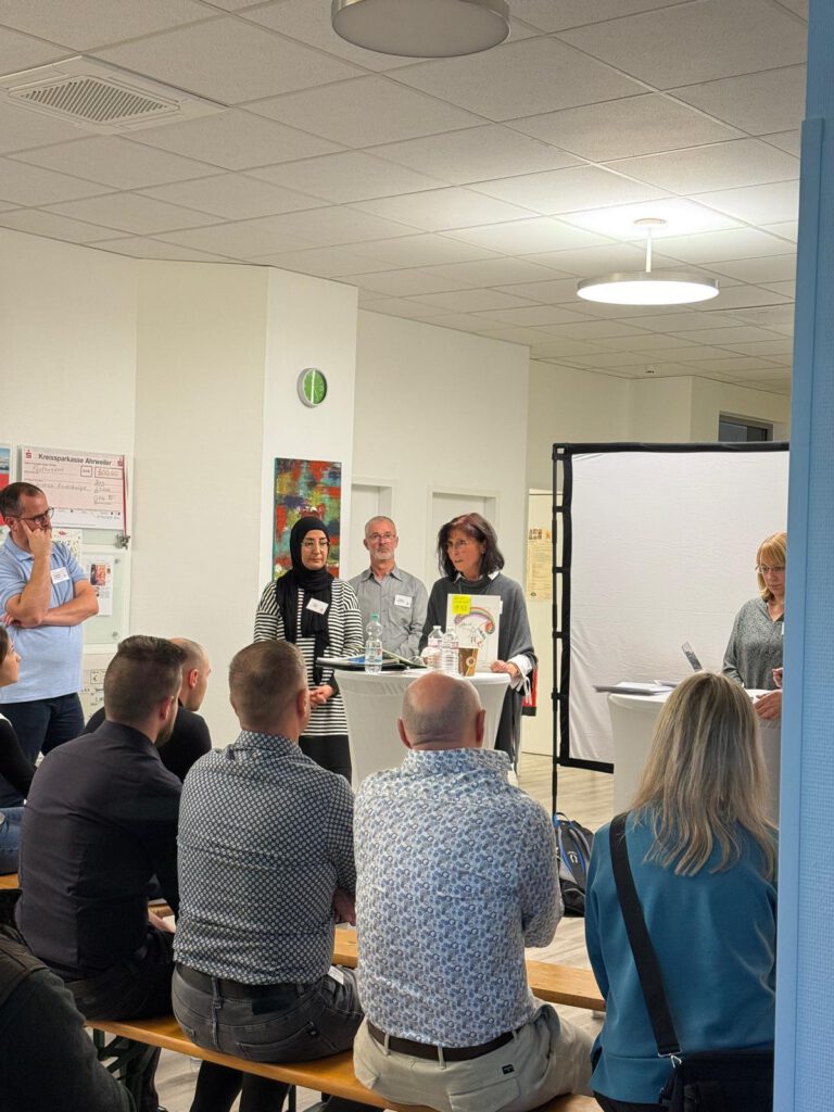 Michaela Sandkaulen, 1. Vorsitzende der PH-Selbsthilfe, moderiert durch den Tag